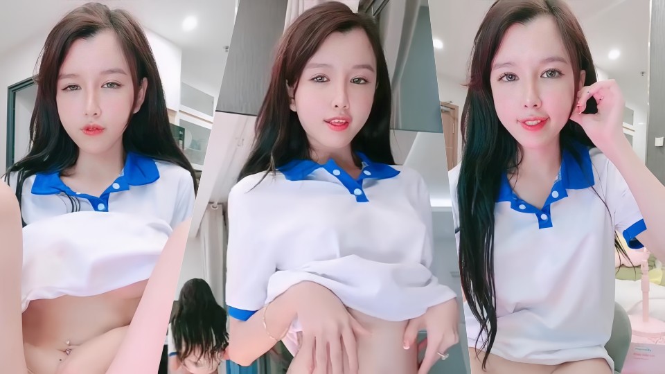 半糖裸聊直播，娃娃般的明星颜值女神，粉嫩乳头和BB，按摩棒道具自慰又骚又欲 (2)